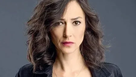 Arka Sokaklar’da 13 sezon boyunca rol alan Özlem Çınar diziden ikinci kez ayrılıyor
