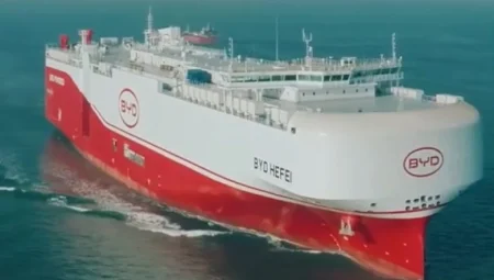 Denizde yeni bir dev sahneye çıkıyor: 9.200 araç taşıyan BYD Shenzhen yola çıktı