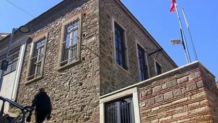 İzmir’de 19. Yüzyıla ait Fransız Okulu müze haline getirildi