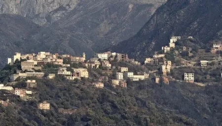 Oran’da toprak kayması onlarca evi yuttu: 4 ölü, 13 yaralı